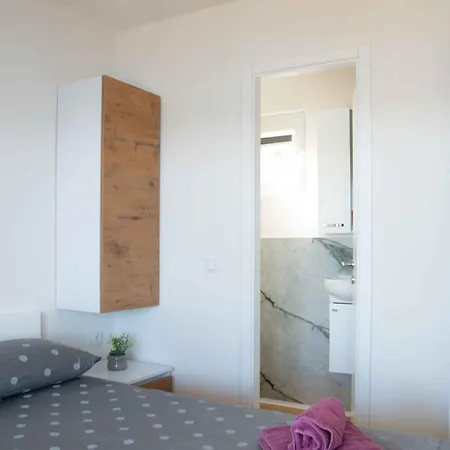 Mobilehome In - Paklenica Riviera 51117 * Поседарье