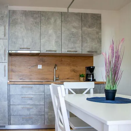 Mobilehome In - Paklenica Riviera 51117 Vakantiepark *